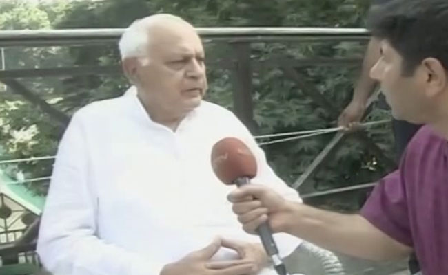 NDTV से बातचीत के दौरान रो पड़े फारूक अब्दुल्ला-  कहा- 'घर में ही रखा गया था हिरासत में, अमित शाह झूठ बोल रहे'