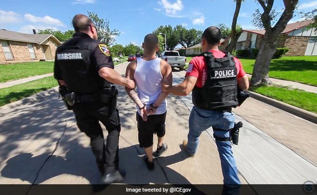 US Immigration Raids Sweep Up Hundreds Of Undocumented Migrants