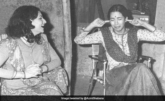 Shabana Azmi Throwback Pic, Starring Sharmila Tagore, Is So <i>Namkeen</i>