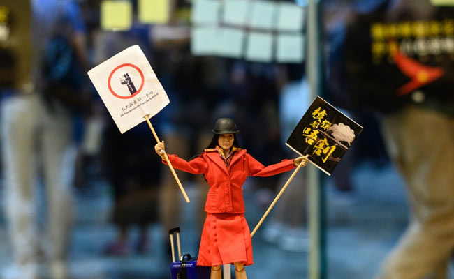 Cathay Pacific Staff Face Sacking If They Join Weekend Hong Kong Strike