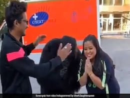 कॉमेडी क्वीन भारती सिंह ने अपने पति को छोड़ इस शख्स से रचाई 'शादी'! Video देख हो जाएंगे हैरान कॉमेडी क्वीन भारती सिंह ने अपने पति को छोड़ इस शख्स से रचाई 'शादी'! Video देख हो जाएंगे हैरान