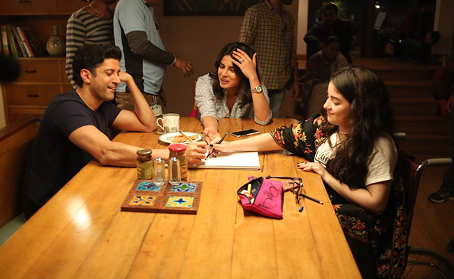 जायरा वसीम की आखिरी फिल्म का फर्स्ट लुक रिलीज, इस अंदाज में दिखीं दंगल गर्ल- देखें फोटो जायरा वसीम की आखिरी फिल्म का फर्स्ट लुक रिलीज, इस अंदाज में दिखीं दंगल गर्ल- देखें फोटो