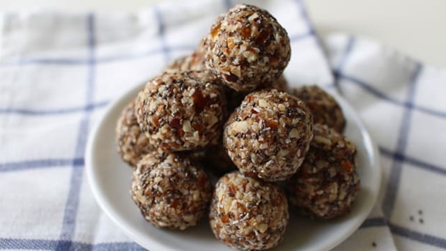 Lovneet Batra mentions that dates are a sugar substitute for making homemade mithai