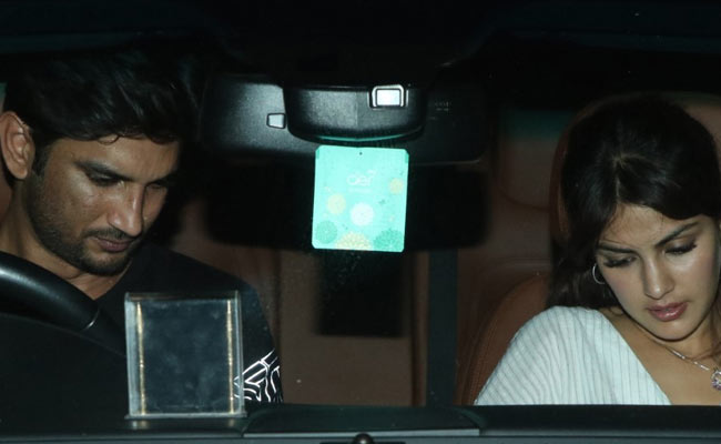 Sushant Singh Rajput Dating Rhea Chakraborty? He's 'Not Allowed To Say'