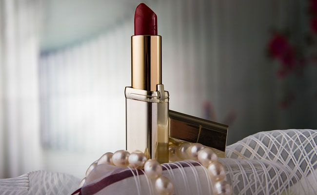 7 Lightweight Lipsticks That Feel Like You're Wearing Nothing On Your Lips