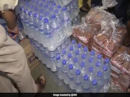 Hundreds Stranded At Mumbai's Lokmanya Tilak Station Due To Water-Logging Hundreds Stranded At Mumbai's Lokmanya Tilak Station Due To Water-Logging