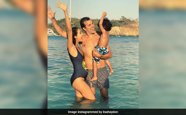 Lisa Haydon Announces Second Pregnancy In An Adorable Pic With Zack and Dino Lalvani
