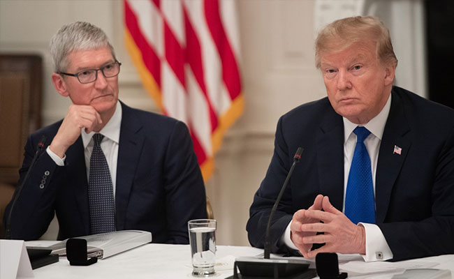 Ahead Of Tim Cook Dinner, Trump Says Apple To Spend "Vast" Money In US