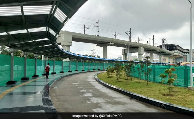 Delhi: Blue And Aqua Line Metro Stations Get Connected By Walkway