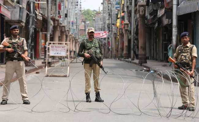 Terrorists In Burqa Throw Grenade At Shop In Kashmir, 1 Killed