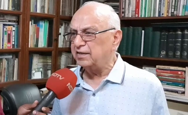 जम्मू-कश्मीर से पूरी तरह से नहीं हटा है अनुच्छेद 370, खंड-1 अब भी है कायम : संविधान विशेषज्ञ सुभाष कश्यप