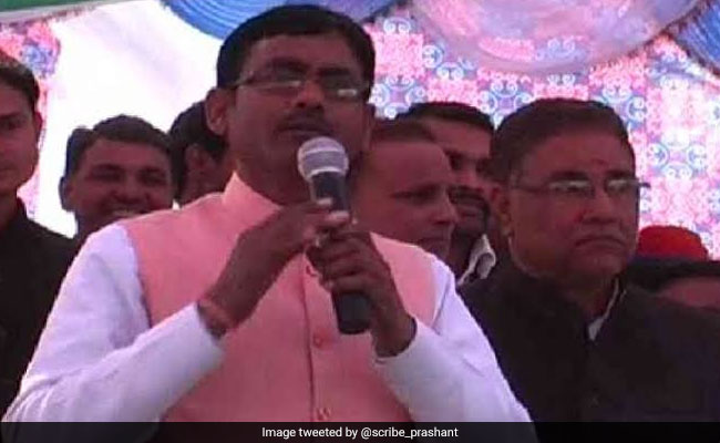 'कश्मीरी गोरी लड़कियों से शादी' वाले बयान पर बॉलीवुड एक्ट्रेस ने बीजेपी एमएलए को दिया जवाब, बोलीं- डाइनोसॉर...