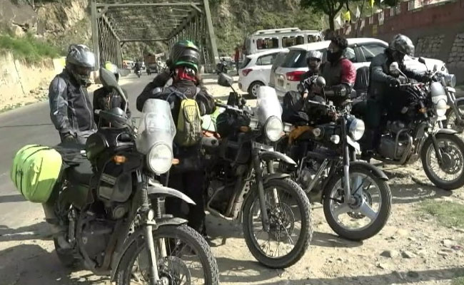 Bikers Going To Ladakh Stopped From Entering Kashmir Valley Amid Tension
