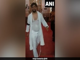 जम्मू-कश्मीर से हटाई गई धारा 370 तो PDP नेता ने संसद में फाड़े कपड़े, जमकर मचाया बवाल जम्मू-कश्मीर से हटाई गई धारा 370 तो PDP नेता ने संसद में फाड़े कपड़े, जमकर मचाया बवाल
