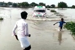 12-Year-Old Boy Guides Ambulance Over Flooded Bridge In Karnataka 12-Year-Old Boy Guides Ambulance Over Flooded Bridge In Karnataka