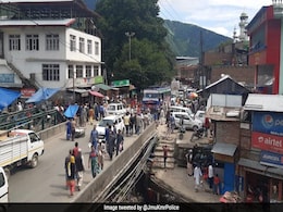 'गदर' फिल्म के डायरेक्टर ने कश्मीर में जमीन की कीमतों पर किया Tweet, बोले- सुख बरसेगा अब... 'गदर' फिल्म के डायरेक्टर ने कश्मीर में जमीन की कीमतों पर किया Tweet, बोले- सुख बरसेगा अब...