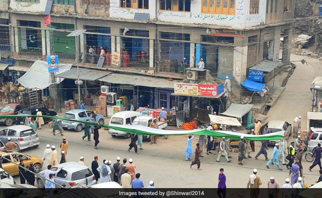 पाकिस्तान में नहीं मिल रही है लोगों को बिजली, लोगों में गुस्सा, सड़क पर उतरकर ऐसे किया विरोध