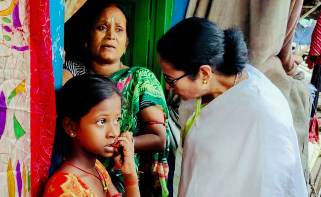 "2 Toilets For 400?": Mamata Banerjee Blasts Minister During Slum Visit
