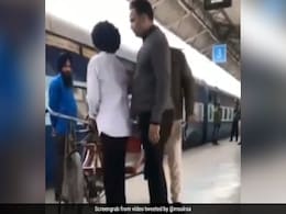 Akali Leader Shares Video Of Punjab Rikshaw Puller Being Thrashed By Cops Akali Leader Shares Video Of Punjab Rikshaw Puller Being Thrashed By Cops