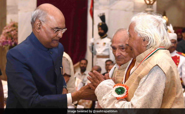 President Felicitates Freedom Fighters On Quit India Movement Anniversary
