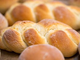 Want To Make Breads At Home? 5 Best Bread Maker Options For You