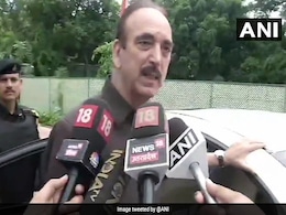 कश्मीर दौरे पर गए कांग्रेस नेता गुलाम नबी आजाद को श्रीनगर एयरपोर्ट रोका गया कश्मीर दौरे पर गए कांग्रेस नेता गुलाम नबी आजाद को श्रीनगर एयरपोर्ट रोका गया