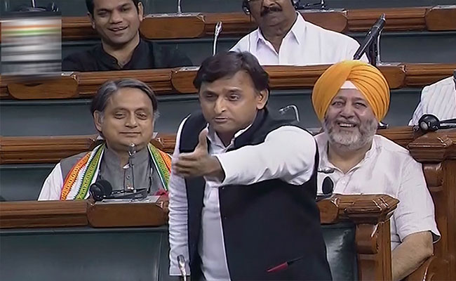 अखिलेश यादव ने पूछा- पश्चिम बंगाल के लोगों ने दंगा किया, तो क्या कर रही थी यूपी पुलिस?