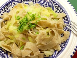 Top 5 Pasta Maker: इन टॉप 5 पास्ता मेकर के साथ घर पर आसानी से बना सकते हैं फ्रेश पास्ता