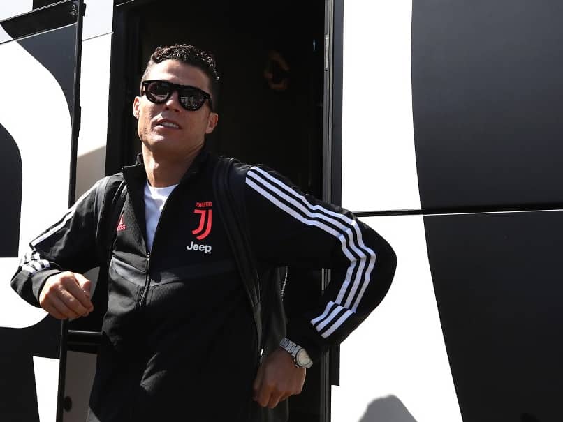 "Why Didnt You Play?" South Korean Fan Flies To Sweden To Harangue Cristiano Ronaldo "Why Didnt You Play?" South Korean Fan Flies To Sweden To Harangue Cristiano Ronaldo
