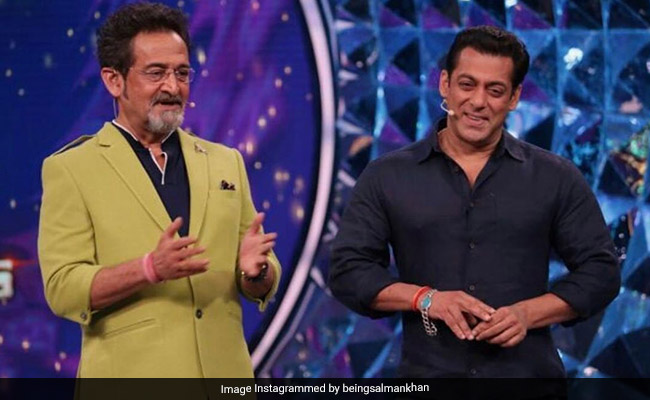 Salman Khan Posts Birthday Wish For <i>Dabangg</i> Co-Star Mahesh Manjrekar