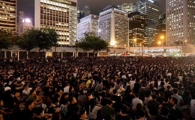 Trump Signs Law Supporting Hong Kong Protesters Despite China's Objection