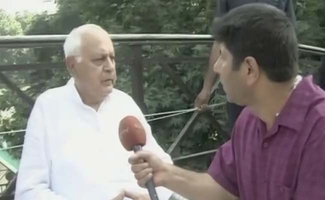 जम्मू-कश्मीर के पूर्व मुख्यमंत्री फारुख अब्दुल्ला को अदालत में पेश करने की मांग को लेकर वाइको पहुंचे सुप्रीम कोर्ट