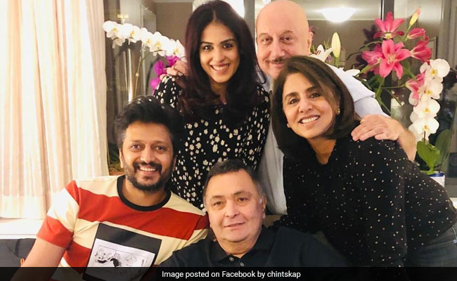 Inside Rishi Kapoor And Neetu Kapoor's Fantastic Evening With Riteish Deshmukh, Genelia D'Souza And Anupam Kher