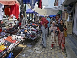 जम्मू-कश्मीर मुद्दे पर बॉलीवुड एक्ट्रेस ने किया ट्वीट, कहा- वहां भी इंसान रहते हैं, इसलिए... जम्मू-कश्मीर मुद्दे पर बॉलीवुड एक्ट्रेस ने किया ट्वीट, कहा- वहां भी इंसान रहते हैं, इसलिए...