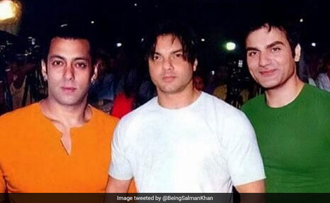 तिरंगे के रंग में रंगे नजर आए सलमान, सोहेल और अरबाज, Independence Day पर पोस्ट की फोटो