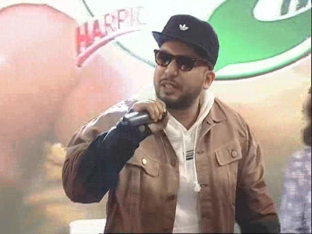 <i>Banega Swasth India</i> Anthem: 'Swachh Banega Tabhi Toh Swasth Banega,' Raps Naezy