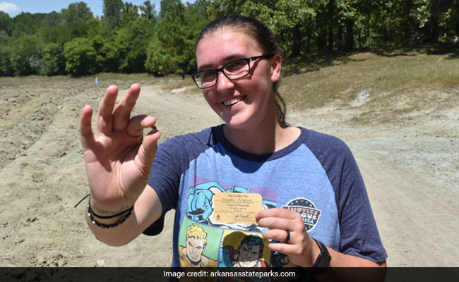 She Found A 3.72 Carat Diamond - While Watching Video On How To Find Diamonds