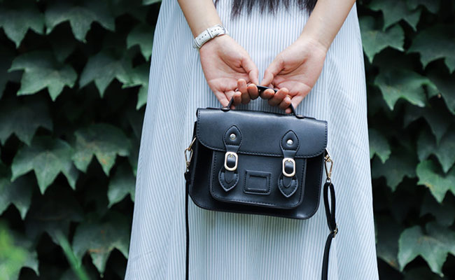 9 Chic Black Handbags You Don't Want To Miss Out On