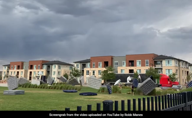Gone With The Wind: Flying Mattresses Derail Open-Air Cinema Event