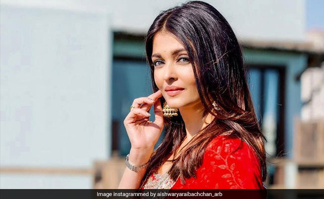 Aishwarya Rai Bachchan To Play Double Role In Mani Ratnam's Film: Report