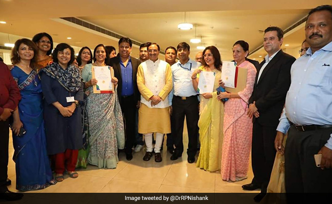 HRD Minister Confers CBSE Teachers Award 2018 To 35 Teachers