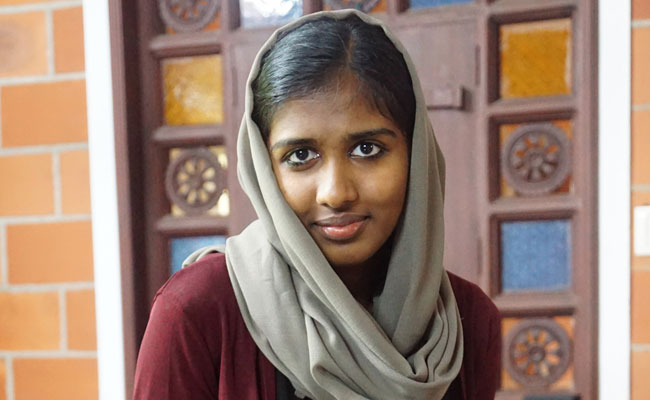 केरल की इस छात्रा ने मोबाइल इस्तेमाल के मामले को लेकर हॉस्टल के खिलाफ जीती कानूनी लड़ाई