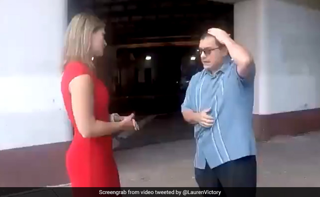 कबूतरों की पॉटी पर बात कर रहे थे अमेरिकी सांसद, तभी कबूतर ऊपर से कर गया Potty, देखें VIDEO