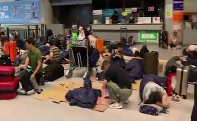17,000 Passengers Stranded At Tokyo's Narita Airport Due To Typhoon Faxai