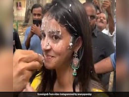 कार्तिक आर्यन ने अनन्या पांडे से लिया बदला, एक्ट्रेस का यूं आया रिएक्शन- देखें Video कार्तिक आर्यन ने अनन्या पांडे से लिया बदला, एक्ट्रेस का यूं आया रिएक्शन- देखें Video