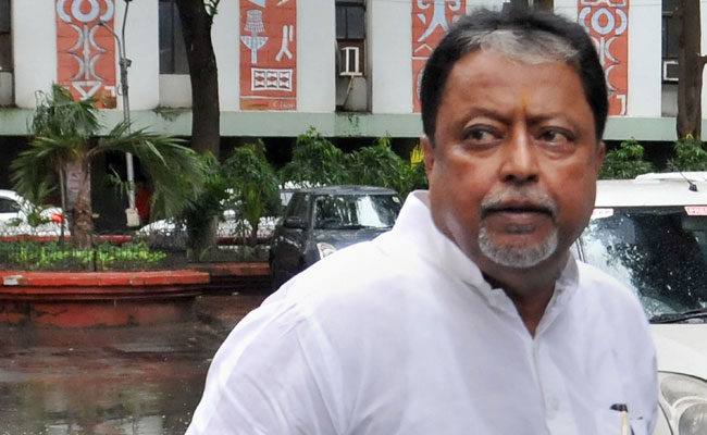 Bengal Cop Arrested In Narada Case Questioned Together With Mukul Roy