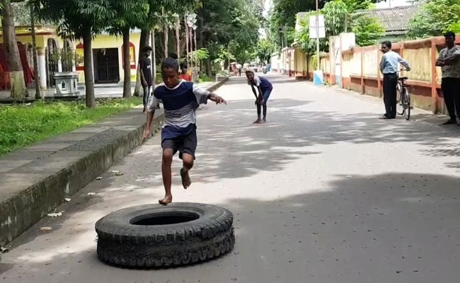 The 'Rags-To-Viral' Story Of 2 Young Kolkata Gymnasts