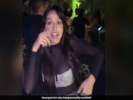 नोरा फतेही ने जब कार में बैठे-बैठे ही शुरू कर दिया डांस, Video हुआ वायरल नोरा फतेही ने जब कार में बैठे-बैठे ही शुरू कर दिया डांस, Video हुआ वायरल