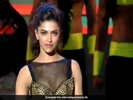Deepika Padukone ने धमाकेदार डांस से स्टेज पर मचाया धमाल, IIFA ने शेयर किया Video Deepika Padukone ने धमाकेदार डांस से स्टेज पर मचाया धमाल, IIFA ने शेयर किया Video