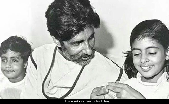 Viral: Amitabh Bachchan's Homecoming Video After <I>Coolie</i> Accident Is A Rare Find